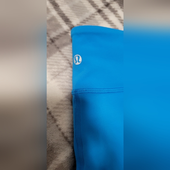 Like new Lululemon wunder under Crop reversible - Picture 5 of 9